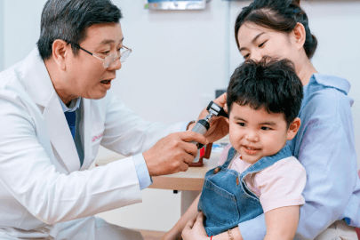Tầm soát sức khoẻ cho bé